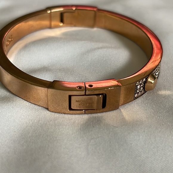 Micheal Kors pave bracelet, food condition! - Picture 3 of 3